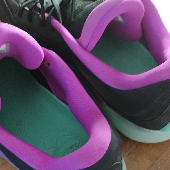 Jordan Zion 4 Basketball Shoes - Picture 4 of 5